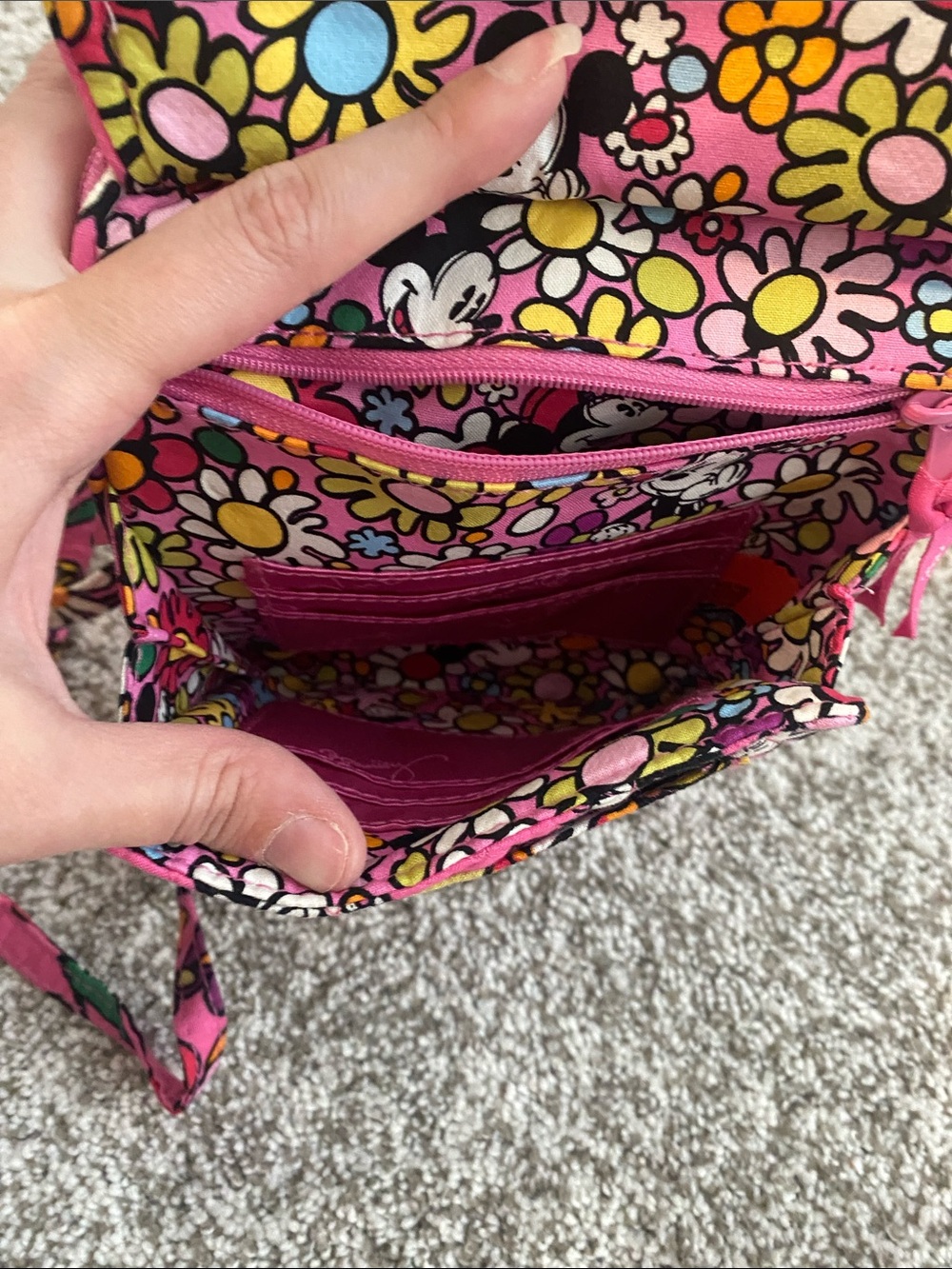 Vera Bradley Pink Floral Minnie Mouse Quilted Crossbody Organizer Disney - Picture 4 of 5